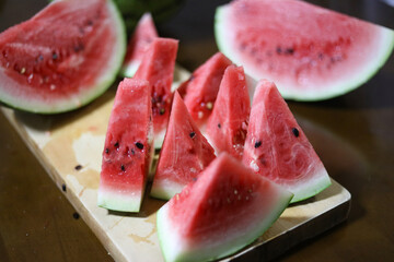 	切り分けたスイカ