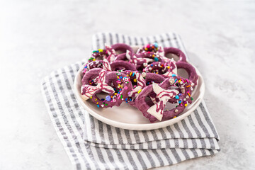 Mermaid pretzel twists