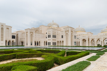 Obraz premium Ornamental garden adjoining to the presidential palace - Qasr Al Watan in Abu Dhabi city, United Arab Emirates