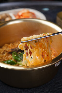 korean traditional spicy lamen 