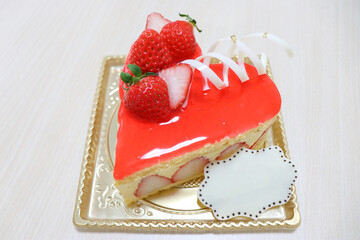 チョコと苺のハートデコレーションケーキ