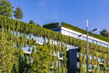 Germany, Baden-Wurttemberg, Stuttgart, Overgrown facade of office building
