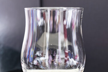 写り込みのあるグラス