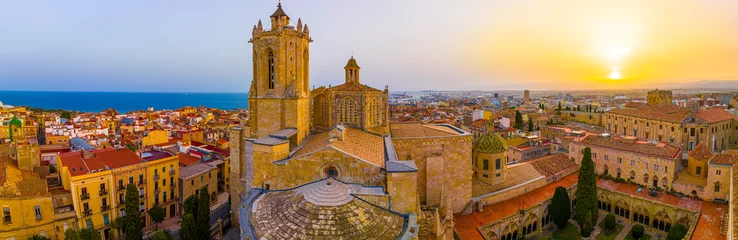 Schilderijen op glas Aerial view of the Primatial Cathedral of Tarragona, a Roman Catholic church in Tarragona, Catalonia, Spain © Alexey Fedorenko