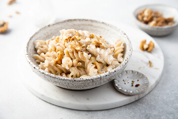 Pasta with blue cheese and walnut