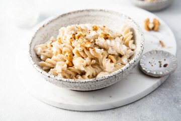 Pasta with blue cheese and walnut