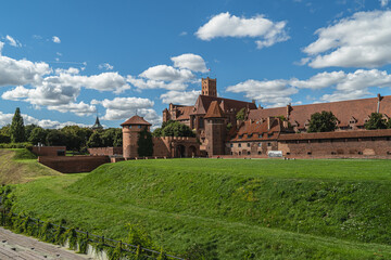 Fototapeta na wymiar View of the Teutonic Castle in Malbork on a summer,sunny day.