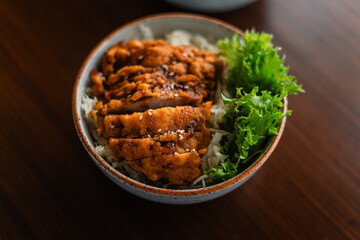 Salad Bowl Fried Chicken with Sauce