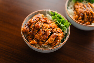 Salad Bowl Fried Chicken with Sauce