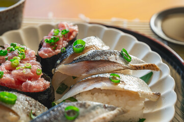炙り秋刀魚握りとネギトロ巻