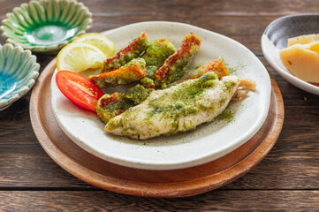 ちくわとササミの抹茶磯辺揚げ
