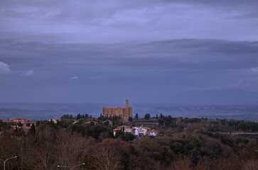Fototapeta na wymiar Panorama in the hills of Volterra.