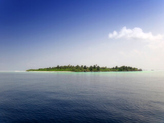 Deserted Island on the Maldives - 644546038
