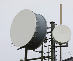 parabola of a radio link for the transmission of telephone