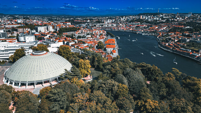 Parque Jardins Pal&aacute;cio Cristal Porto Natureza Paisagem Rom&acirc;ntico Passeio Lago Pavilh&atilde;o Flores Portugal Vista Patos Esculturas Rio Douro Fotografia Relaxamento M&uacute;sica Cultura Monumentos Arquitetura 