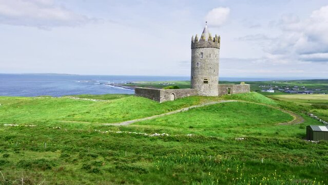 Handheld look at Doonagore castle