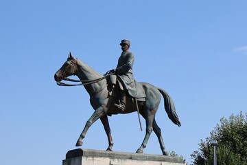 Statue du célèbre Maréchal ferdinand Foch, ville de Tarbes, département des Hautes Pyrénées,...