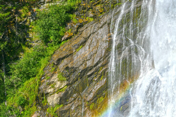 Der Stuibenfall im Weiler Niederthai, Gemeinde Umhausen (Tirol, Österreich)