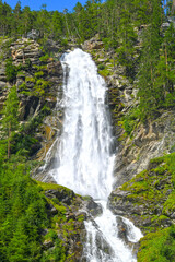 Der Stuibenfall im Weiler Niederthai, Gemeinde Umhausen (Tirol, Österreich)