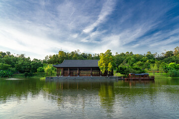 Fototapeta premium Traditional Chinese buildings on the lake