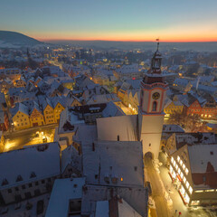 Romantische Winterstimmung in Mittelfranken - Ausblick auf die Altstadt von Weißenburg in der Abenddämmerung