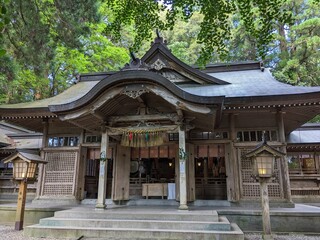 Fototapeta premium Takachiho Shrine, located just west of the town center, is nestled in a grove of tall cedars