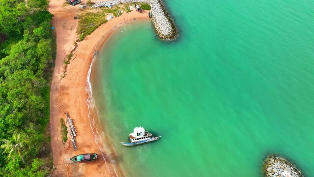Breakwaters are often constructed using a variety of materials, including rocks, concrete blocks, steel piles, or a combination of these. The choice of materials depends on factors like wave energy.
