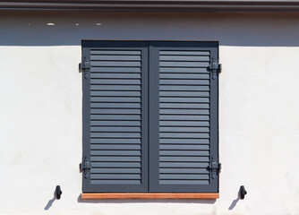 Modèle de volets en aluminium à persiennes 