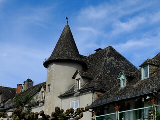 Tours de Merle et Carbonnières (Corrèze)