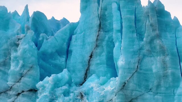 Perito Moreno con Drone 4K plano detalle