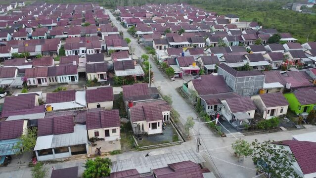 Dense housing that is neatly arranged with the texture of rice fields