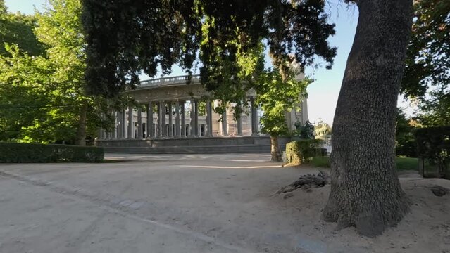 El parque de El Retiro es un remanso verde en el centro de Madrid