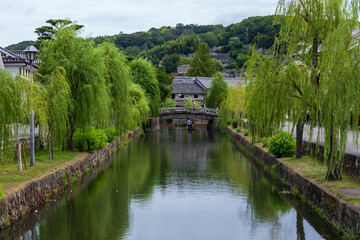 Obraz premium 日本の岡山県岡山県倉敷市の古くてとても美しい建物