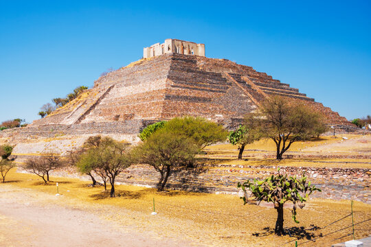 Pir&aacute;mide en el Museo del Sitio El Cerrito es una zona arqueol&oacute;gica en El Pueblito, Corregidora, Quer&eacute;taro. Presenta la historia de la cultura Tolteca 