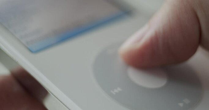 Using MP3 Audio iPod Player For Offline Music Listening