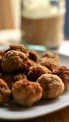 primer plano de albondigas fritas