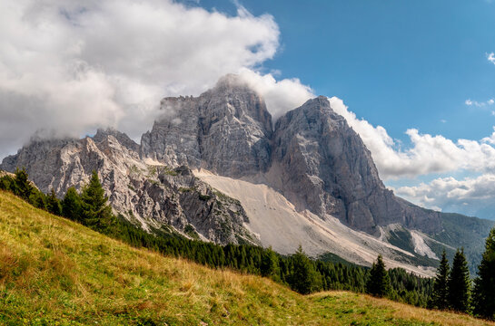 Monte Pelmo, uno dei simboli delle Dolomiti venete