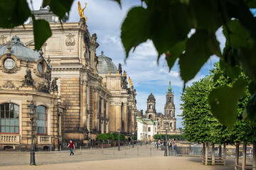 Brühlsche Terrasse mit Blick auf  Kunstakademie, Sekundogenitur und Sanctissimae Trinitatis