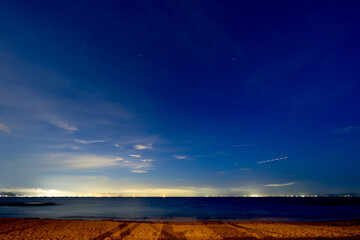 淡路島の夕暮れの海の風景
