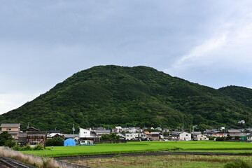 高松から小豆島へいくフェリーから見える瀬戸内の島々