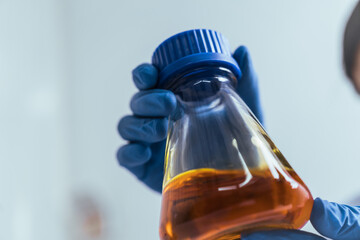 Oil release, chemical reagent mixing, laboratory and scientific experiments, medical research...