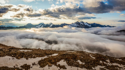 Sonnenaufgang und Morgen in den Alpen am Ramoljoch