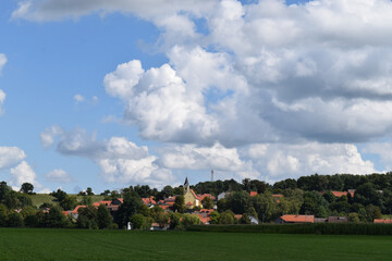 Das Dorf Aufkirch im Ostallgäu