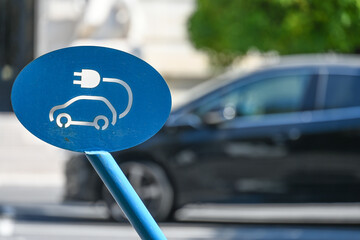 auto voiture electrique station recharge batterie autonomie