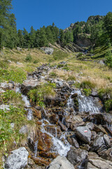 Paysage de montagne dans les Alpes du Sud dans le parc national du Mercantour au lac de Trecolpas
