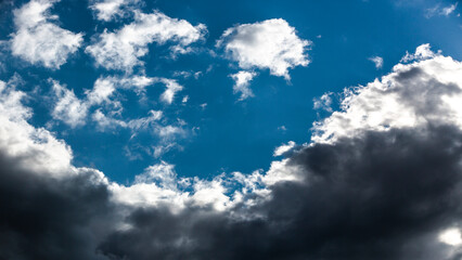 Obraz premium Clouds on the blue sky