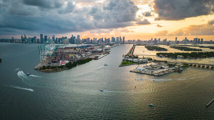 Fototapeta premium aerial view of Miami skyline at sunset Miami downtown and port south beach 