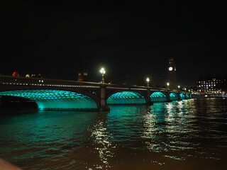 Fototapeta premium Houses of Parliament and Westminster Bridge at night in London
