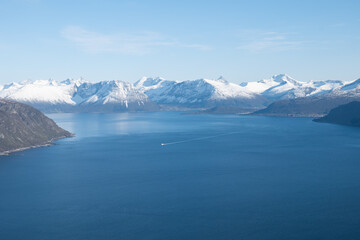 Fototapeta premium Norwegian landcapes with snowy mountains