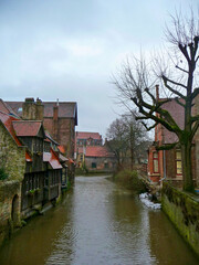 Fototapeta na wymiar Canal in the old town of Bruges, Belgium